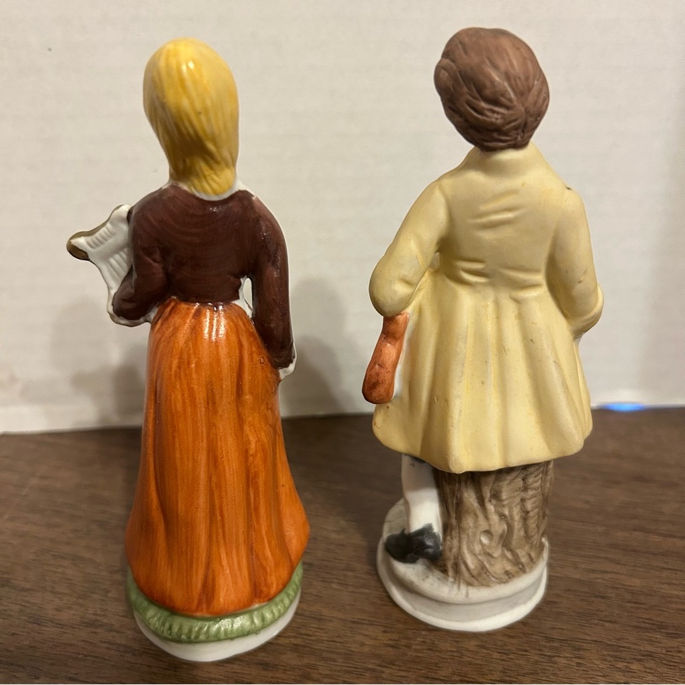 Vintage Lot Of 2 Porcelain Figurines Pair Victorian Colonial Couple Man & Woman - Picture 4 of 7